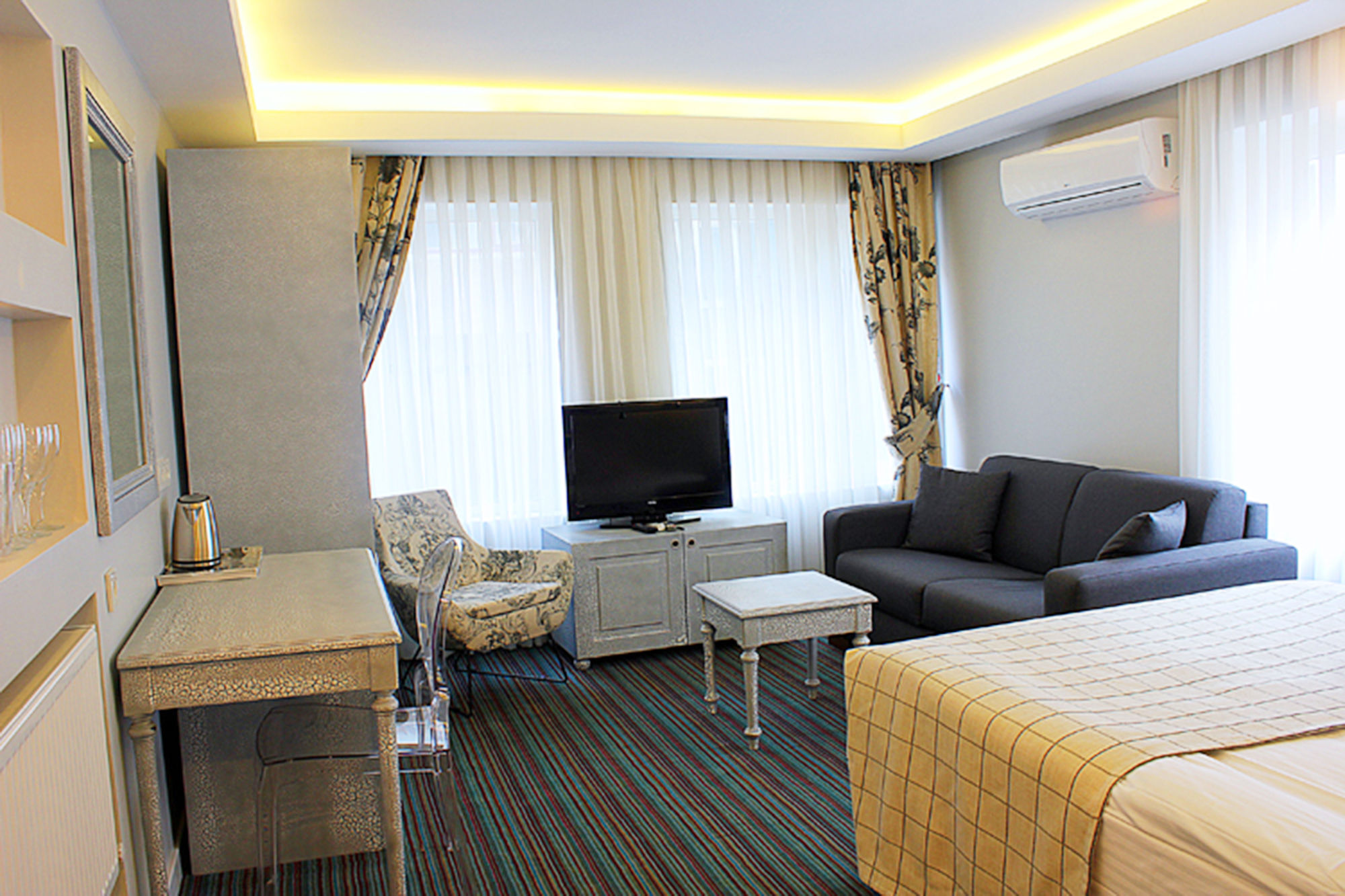 Taksim Santa Lucia Hotel Istanbul Exterior photo